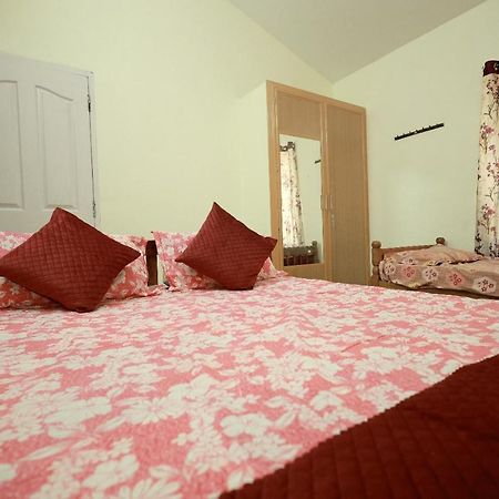 Toms Villa Along National Highway Thrissur At Nadathara ภายนอก รูปภาพ