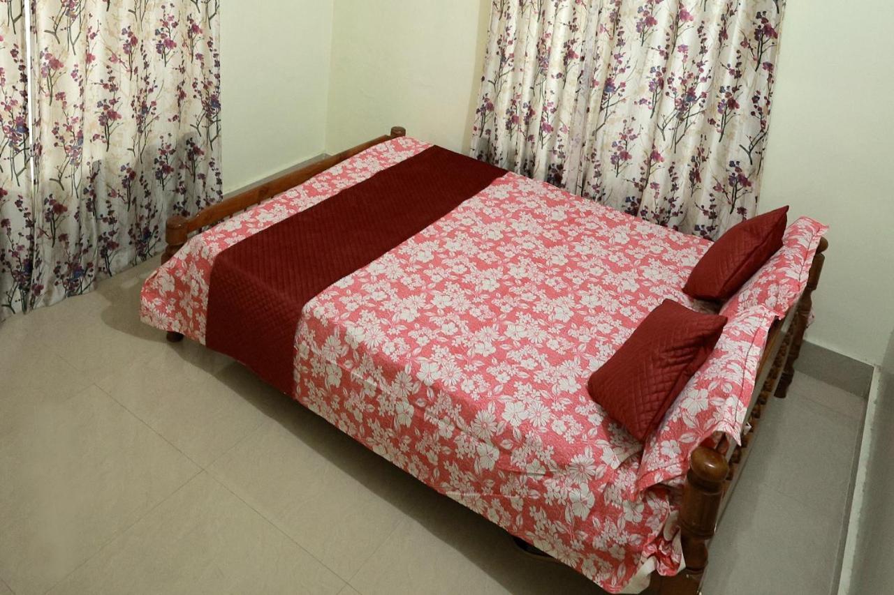 Toms Villa Along National Highway Thrissur At Nadathara ภายนอก รูปภาพ